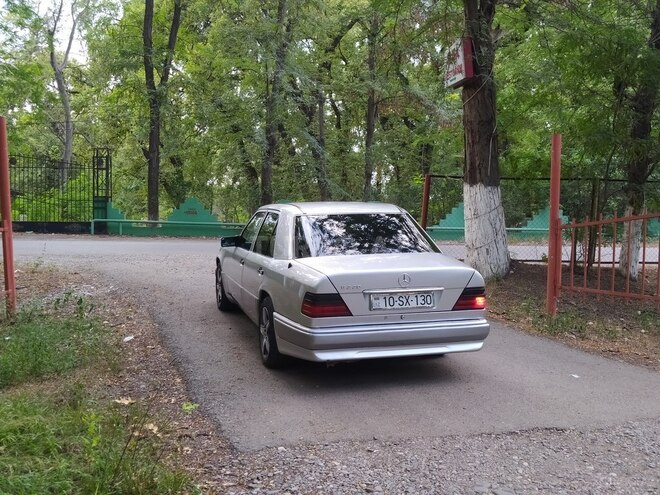 Mercedes E 220 1995, 245,000 km - 2.2 l - Bərdə