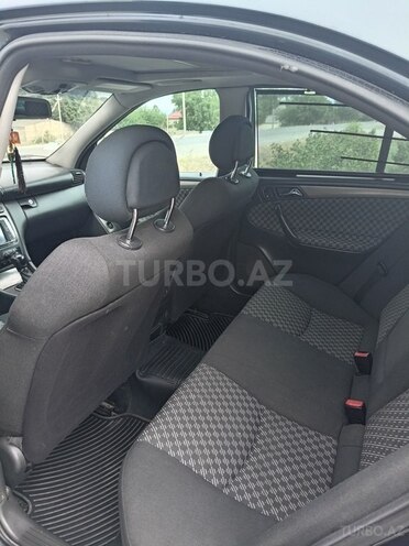 Mercedes C 200 2000, 424,000 km - 2.0 l - Quba