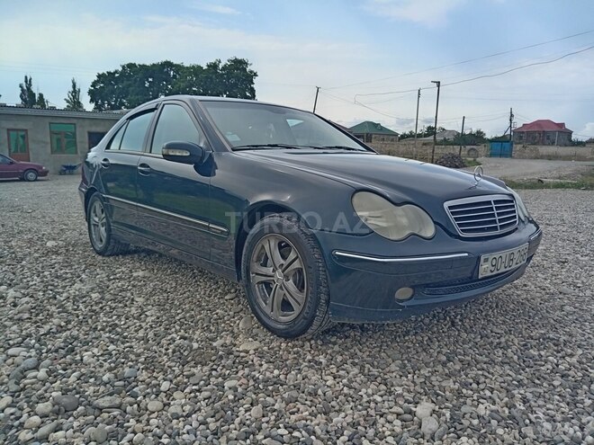 Mercedes C 200 2000, 424,000 km - 2.0 l - Quba