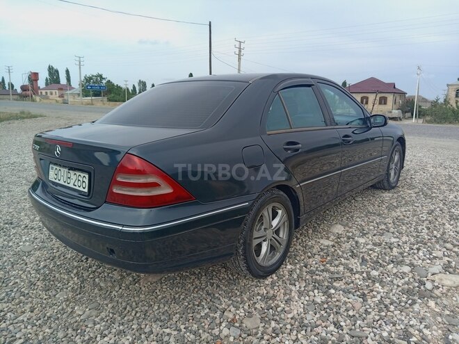 Mercedes C 200 2000, 424,000 km - 2.0 l - Quba