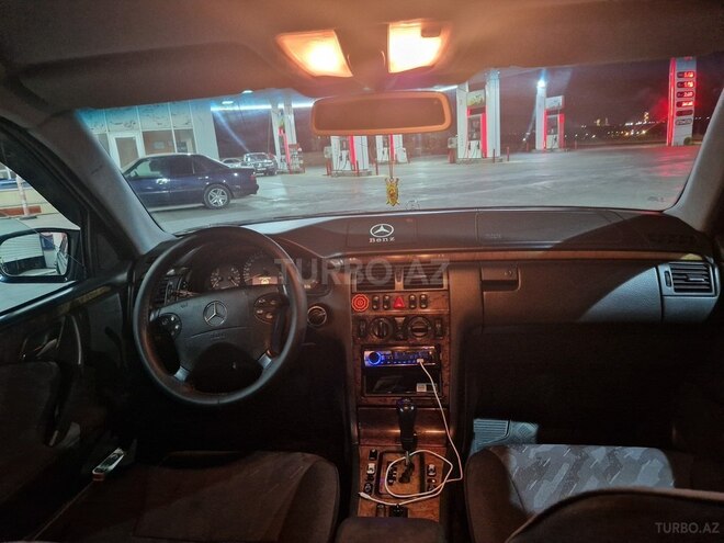 Mercedes E 320 2000, 310,000 km - 3.2 l - Bakı