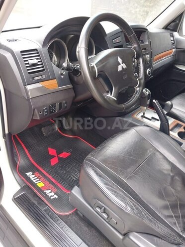 Mitsubishi Pajero 2008, 201,000 km - 3.0 l - Bakı