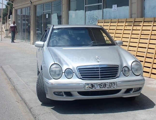 Mercedes E 240 2000, 333,000 km - 2.4 л - Bakı