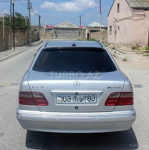 Mercedes E 240 2000, 333,000 km - 2.4 л - Bakı
