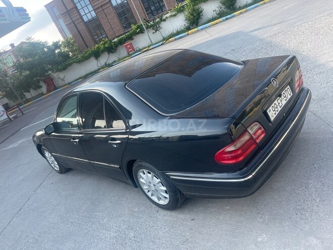 Mercedes E 240 2000, 293,000 km - 2.4 l - Bakı