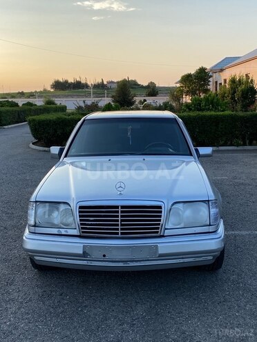 Mercedes E 220 1995, 340,000 km - 2.2 l - Füzuli
