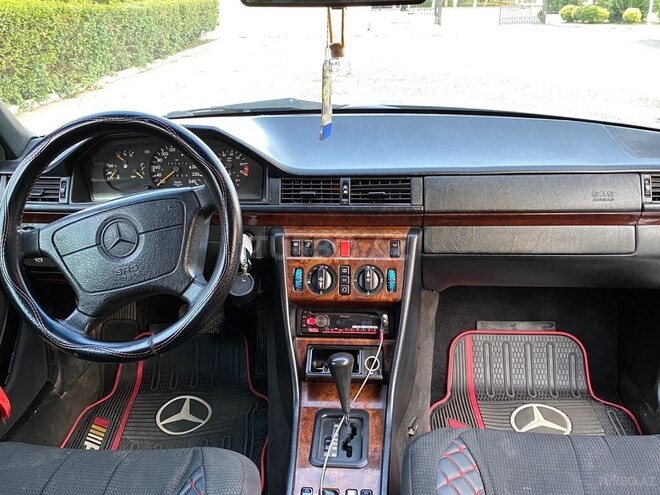 Mercedes E 220 1995, 340,000 km - 2.2 l - Füzuli