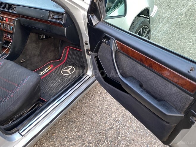 Mercedes E 220 1995, 340,000 km - 2.2 l - Füzuli
