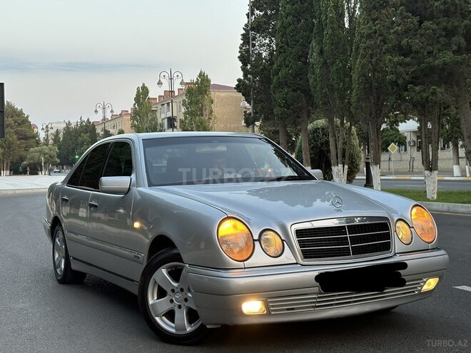 Mercedes E 240 1999, 263,900 km - 2.4 л - Bakı