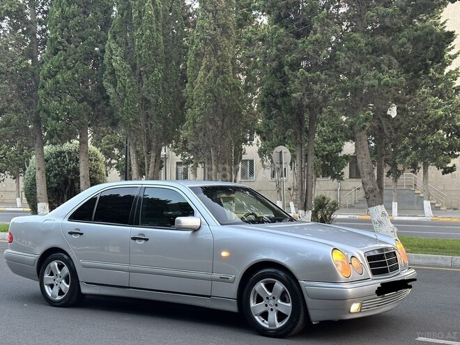 Mercedes E 240 1999, 263,900 km - 2.4 л - Bakı