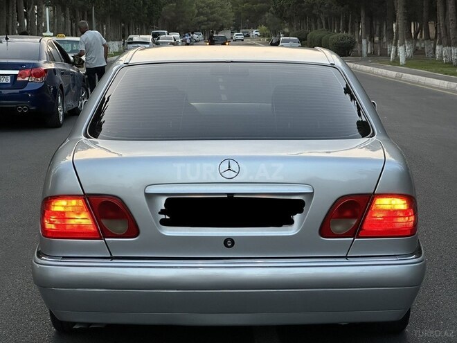 Mercedes E 240 1999, 263,900 km - 2.4 л - Bakı