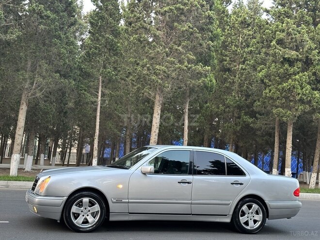 Mercedes E 240 1999, 263,900 km - 2.4 л - Bakı