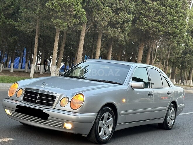 Mercedes E 240 1999, 263,900 km - 2.4 л - Bakı