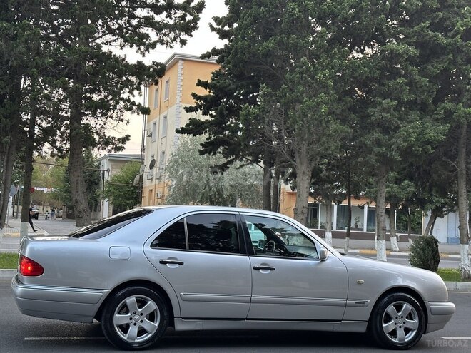 Mercedes E 240 1999, 263,900 km - 2.4 л - Bakı