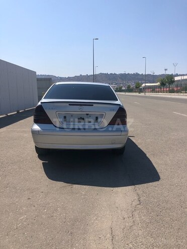 Mercedes C 220 2001, 610,000 km - 2.2 l - Bakı