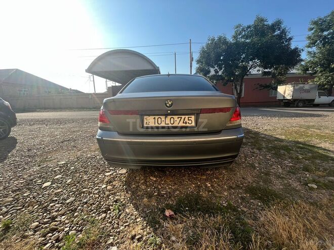 BMW 745 2002, 300,000 km - 4.4 л - Tovuz