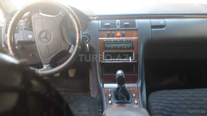 Mercedes E 320 1996, 302,157 km - 3.2 l - Bakı