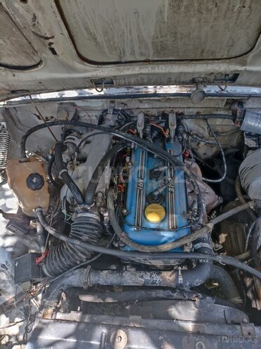 GAZ 3110 1999, 100,000 km - 2.3 l - Qax