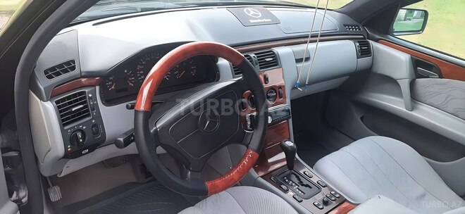Mercedes E 230 1996, 276,600 km - 2.3 л - Şirvan