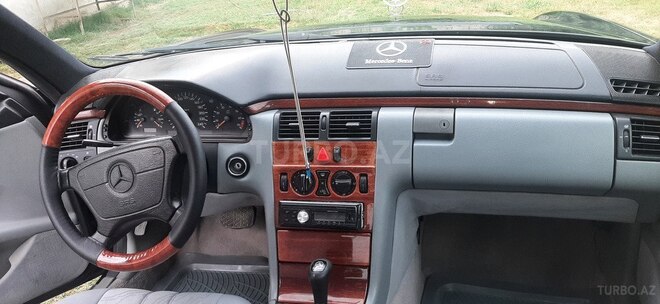 Mercedes E 230 1996, 276,600 km - 2.3 л - Şirvan
