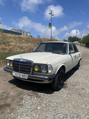 Mercedes E 230 1983, 235,000 km - 2.3 l - Bakı