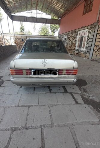 Mercedes 190 1991, 242,000 km - 2.0 л - Şirvan