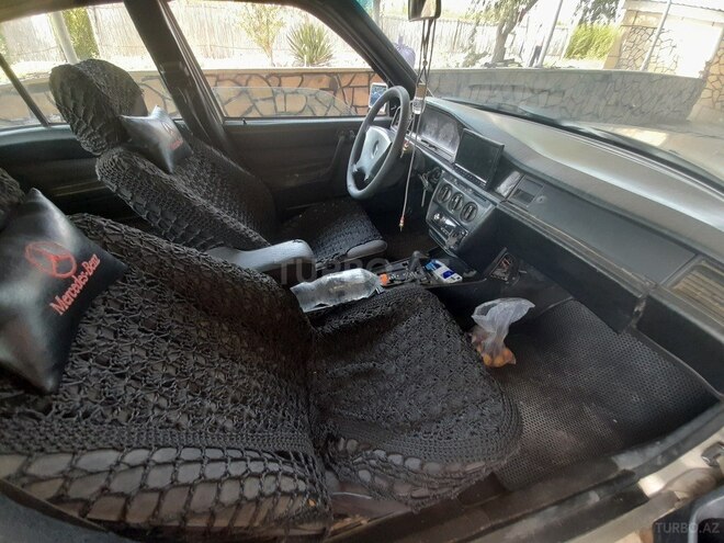 Mercedes 190 1991, 242,000 km - 2.0 л - Şirvan