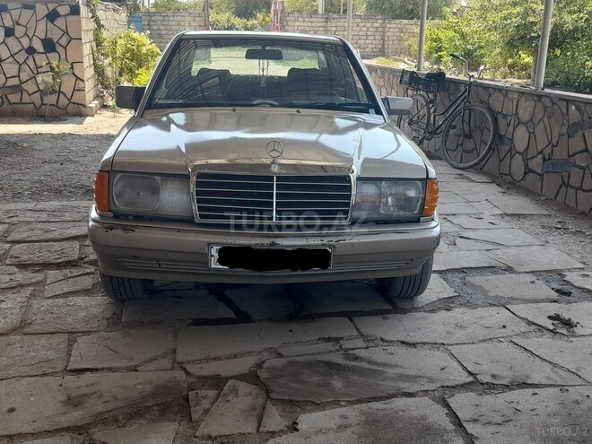 Mercedes 190 1991, 242,000 km - 2.0 л - Şirvan