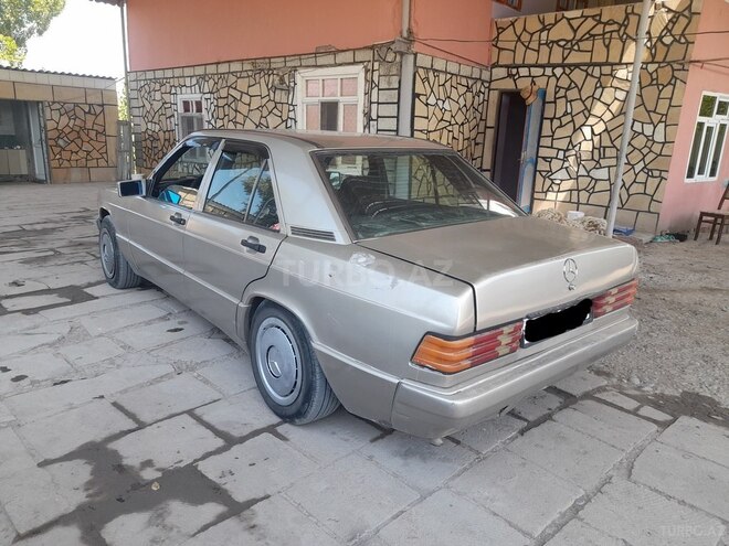 Mercedes 190 1991, 242,000 km - 2.0 л - Şirvan