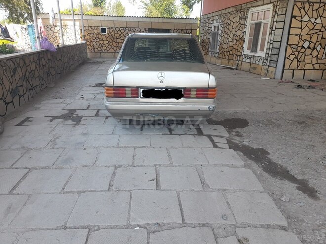 Mercedes 190 1991, 242,000 km - 2.0 л - Şirvan