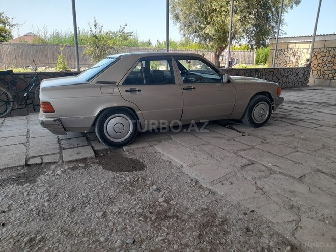 Mercedes 190 1991, 242,000 km - 2.0 л - Şirvan