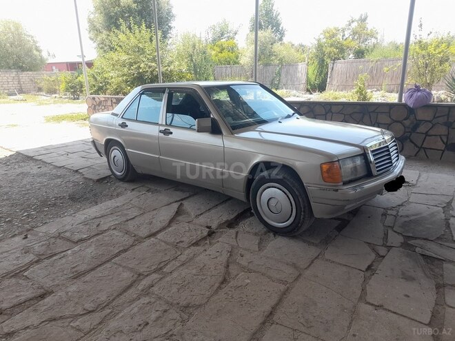 Mercedes 190 1991, 242,000 km - 2.0 л - Şirvan