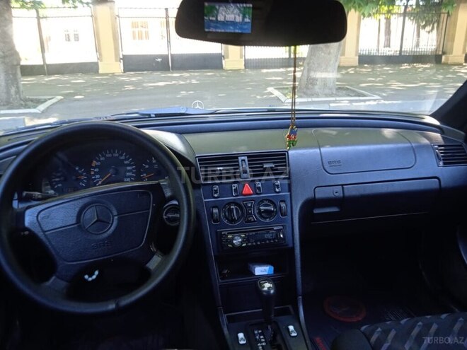 Mercedes C 220 1998, 240,000 km - 2.2 l - Bakı