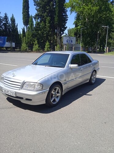Mercedes C 220 1998, 240,000 km - 2.2 l - Bakı