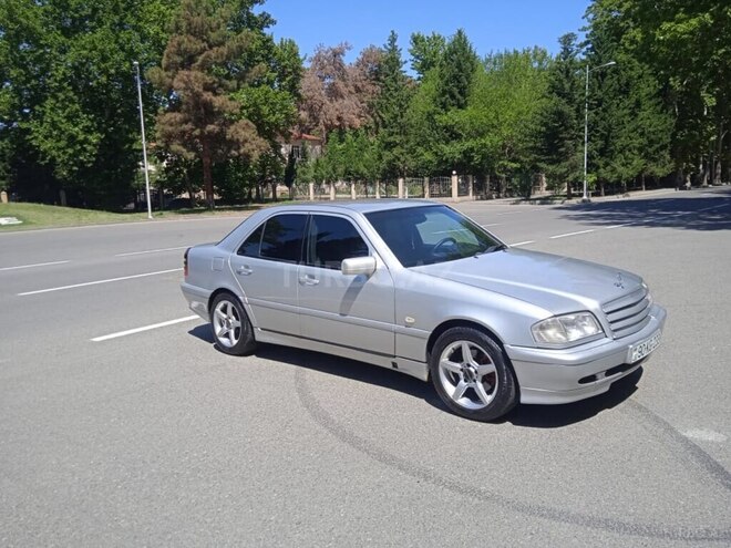 Mercedes C 220 1998, 240,000 km - 2.2 l - Bakı