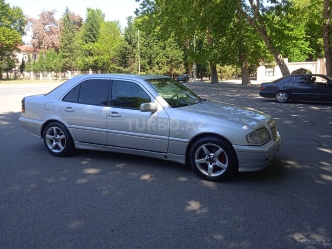 Mercedes C 220 1998, 240,000 km - 2.2 l - Bakı