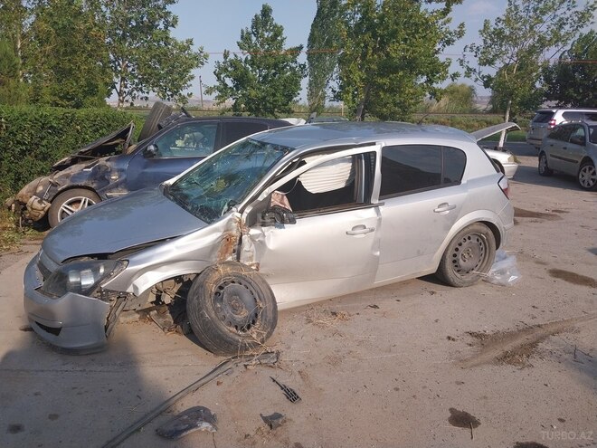 Opel Astra 2005, 186,500 km - 1.4 л - Füzuli