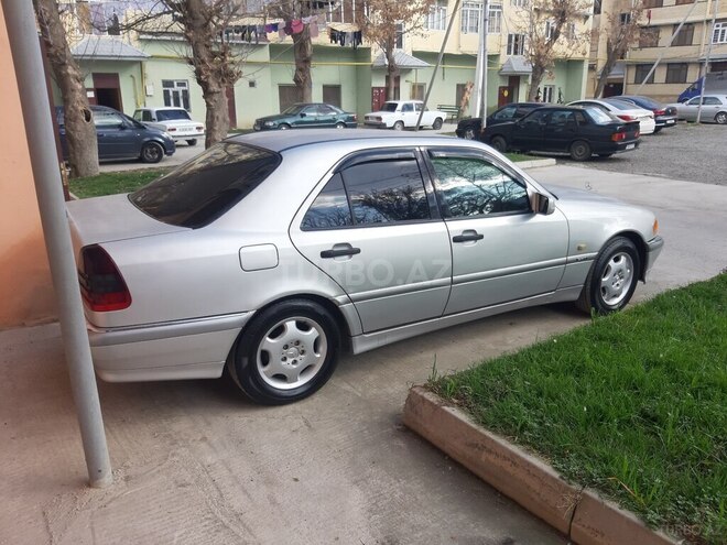Mercedes C 220 2000, 438,000 km - 2.2 l - Bakı