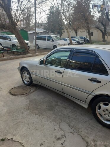 Mercedes C 220 2000, 438,000 km - 2.2 l - Bakı