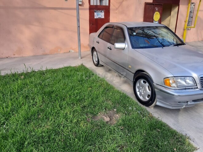 Mercedes C 220 2000, 438,000 km - 2.2 l - Bakı