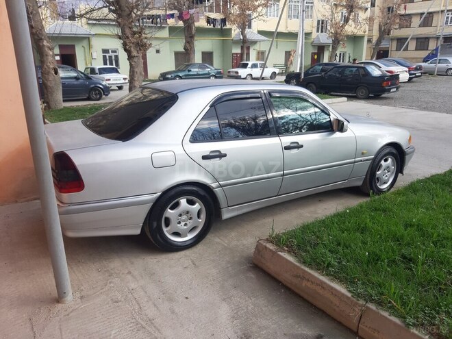 Mercedes C 220 2000, 438,000 km - 2.2 l - Bakı