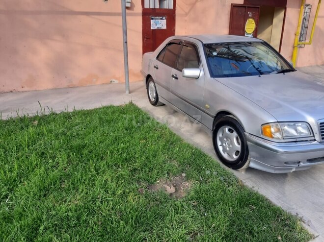Mercedes C 220 2000, 438,000 km - 2.2 l - Bakı