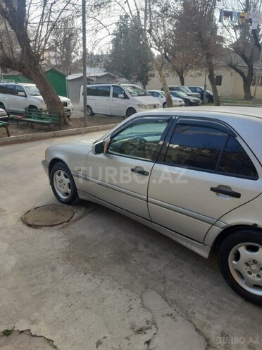 Mercedes C 220 2000, 438,000 km - 2.2 l - Bakı