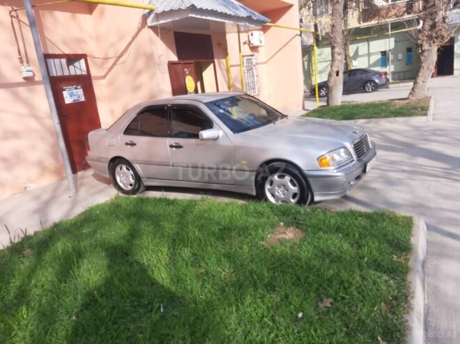 Mercedes C 220 2000, 438,000 km - 2.2 l - Bakı
