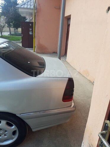 Mercedes C 220 2000, 438,000 km - 2.2 l - Bakı