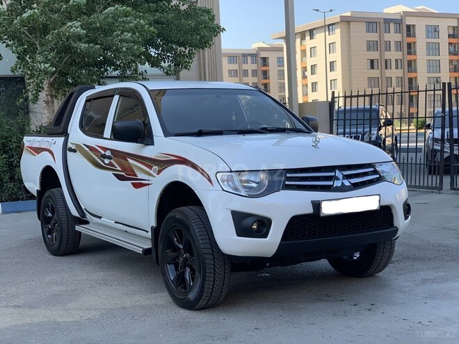 Mitsubishi L200 2014, 165,700 km - 2.5 l - Bakı