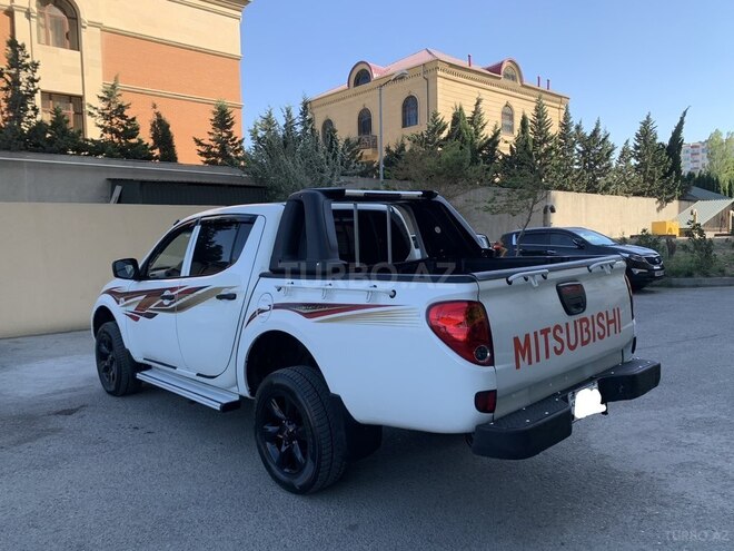 Mitsubishi L200 2014, 165,700 km - 2.5 l - Bakı