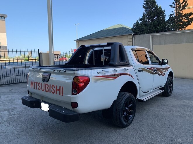 Mitsubishi L200 2014, 165,700 km - 2.5 l - Bakı
