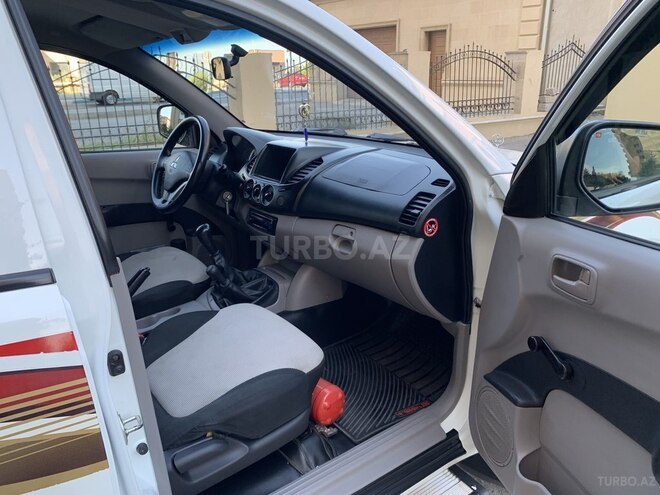 Mitsubishi L200 2014, 165,700 km - 2.5 l - Bakı