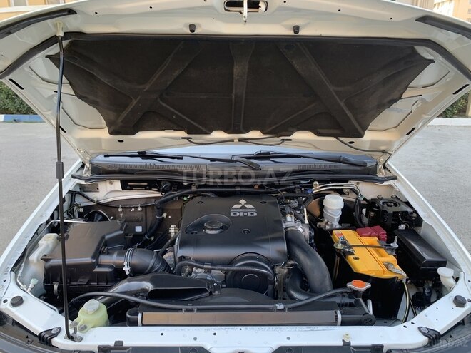 Mitsubishi L200 2014, 165,700 km - 2.5 l - Bakı